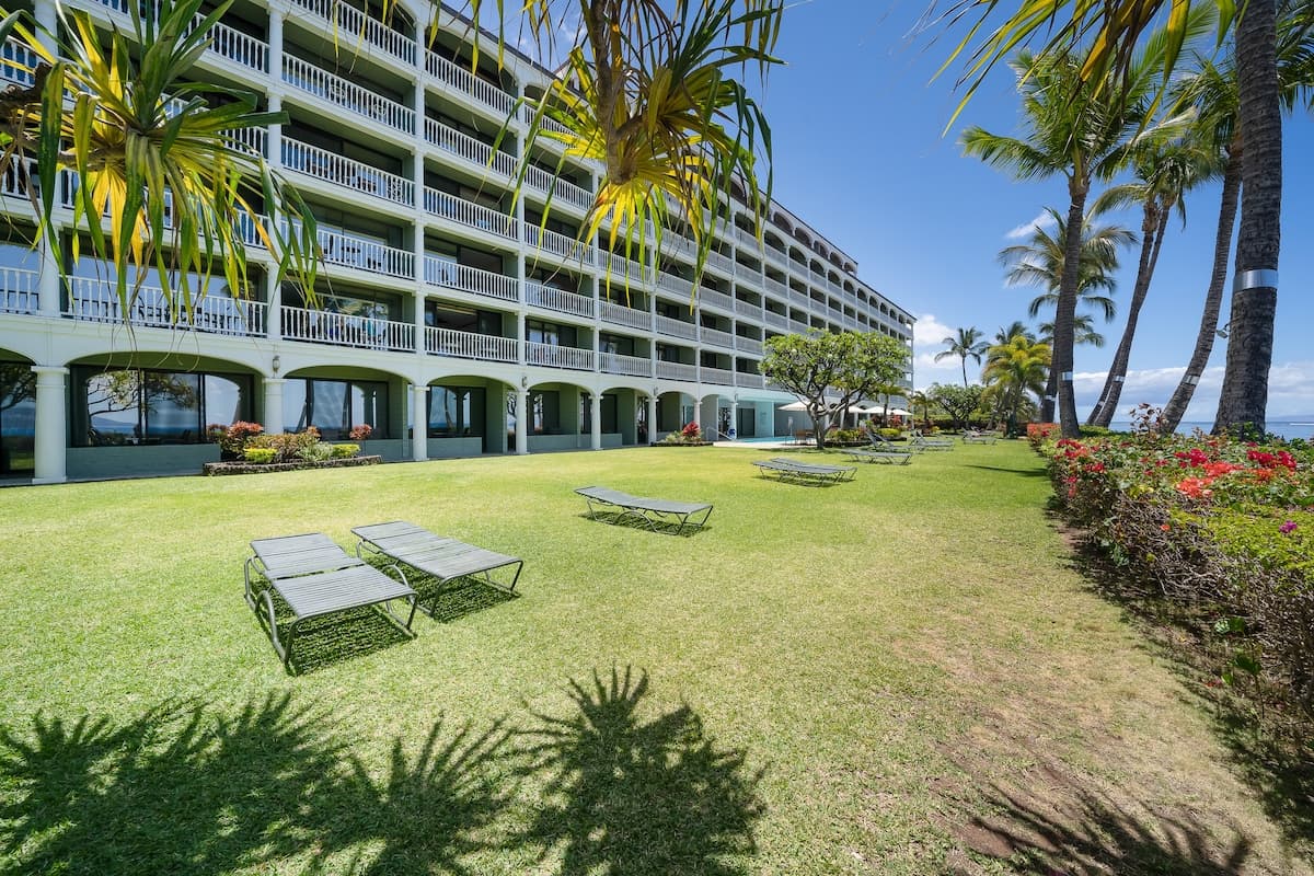 Lahaina Shores Ocean Front Luxury Condo 525 - Photo 2