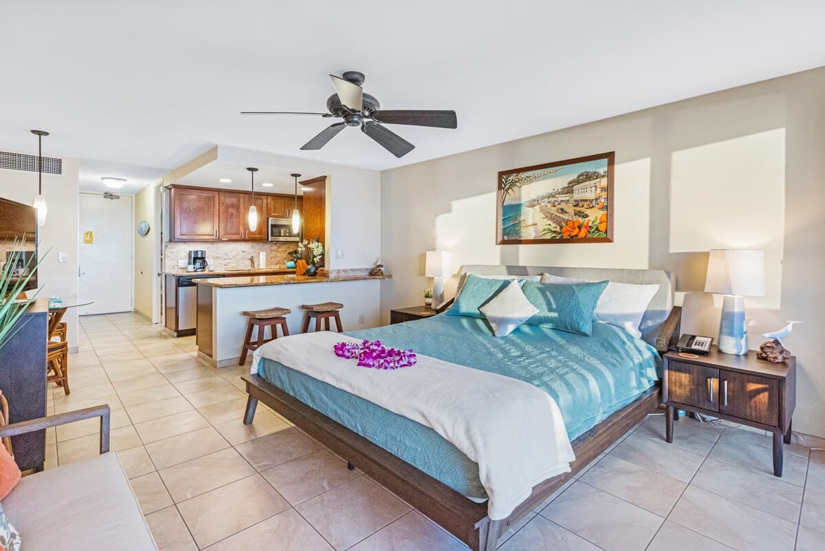 Condo in Lahaina · ★4.97 · 1 bedroom · 1 bed · 1 bath - Photo 4