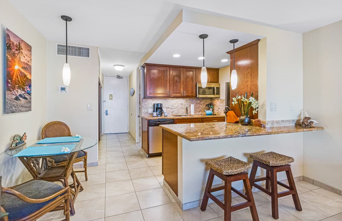 Condo in Lahaina · ★4.97 · 1 bedroom · 1 bed · 1 bath - Photo 5