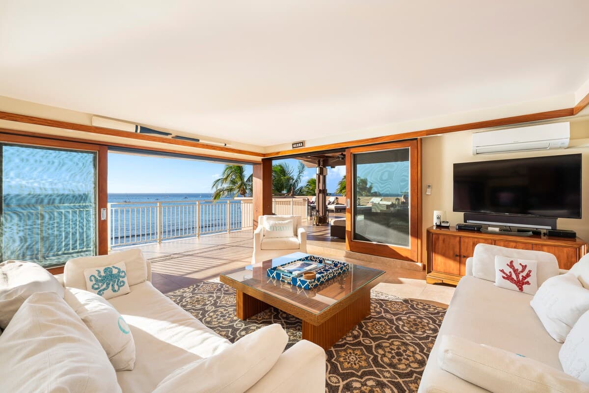 Condo in Lahaina · ★4.95 · 2 bedrooms · 3 beds · 2 baths - Photo 2