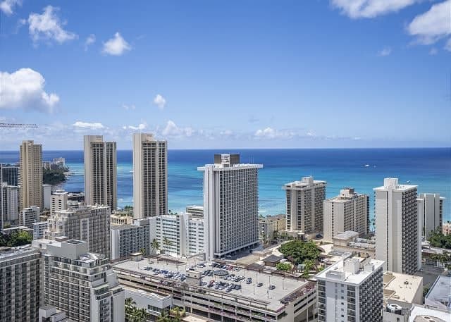 Condo in Honolulu · ★4.0 · 1 bedroom · 2 beds · 1 private bath - Photo 1