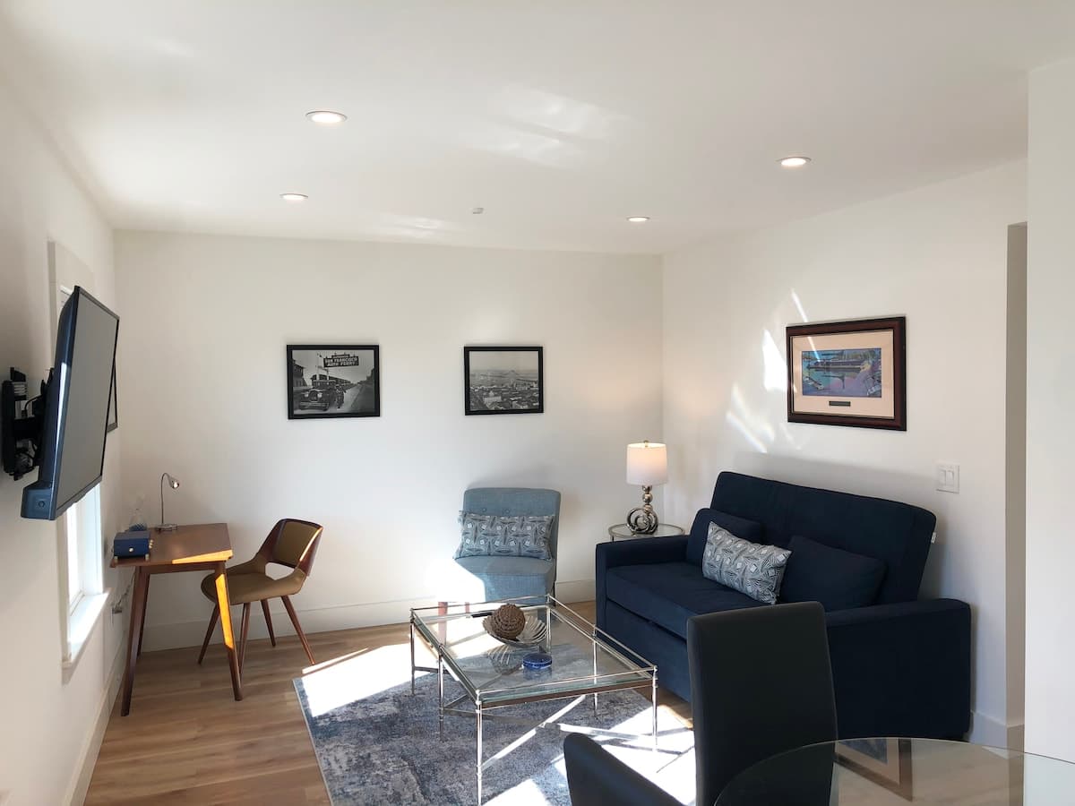 Spacious 1-Bedroom Apt in Downtown Sausalito - Photo 2