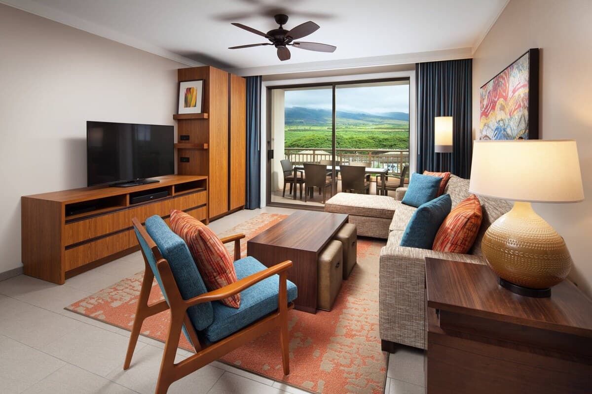 Resort in Lahaina · ★5.0 · 2 bedrooms · 3 beds · 2 private baths - Photo 2