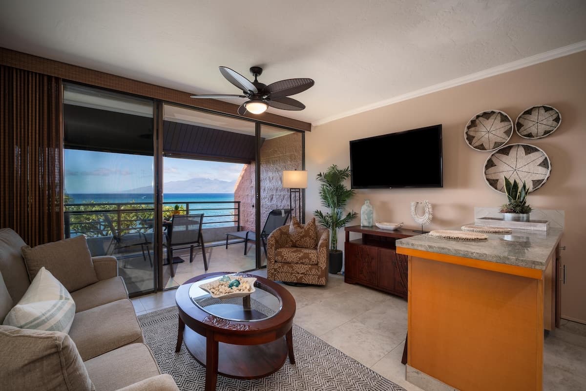 Condo in Lahaina · ★4.98 · 1 bedroom · 1 bed · 1 bath - Photo 1