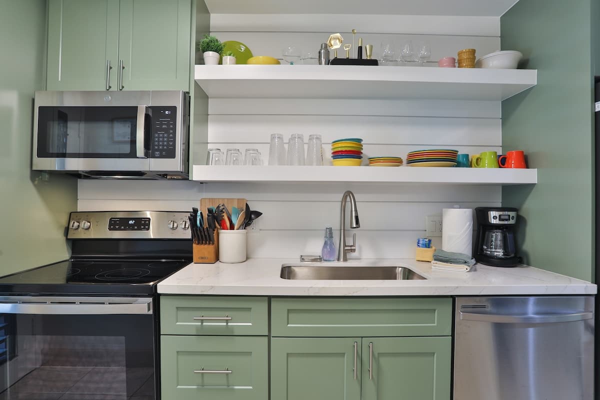 Condo in Lahaina · ★5.0 · Studio · 1 bed · 1 bath - Photo 5