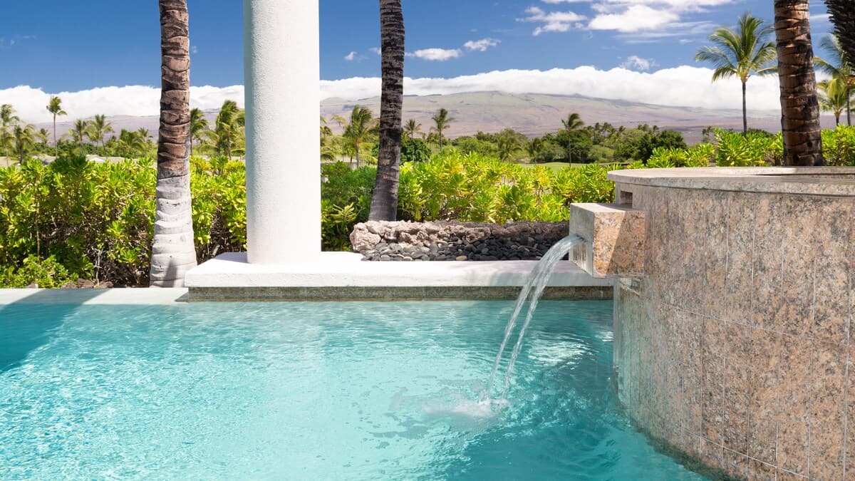 Home in Waimea · ★5.0 · 4 bedrooms · 8 beds · 4.5 baths - Photo 3
