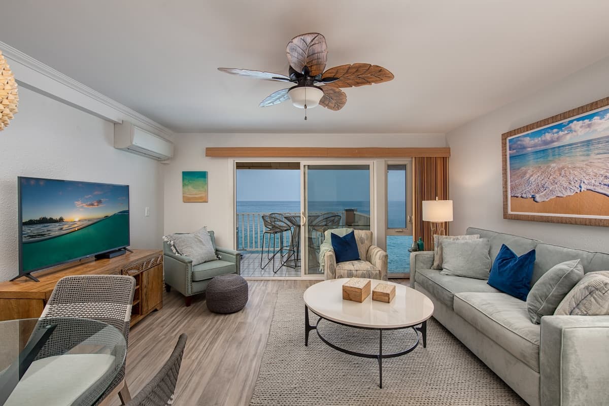 Condo in Kailua-Kona · ★4.92 · 1 bedroom · 2 beds · 1 bath - Photo 1