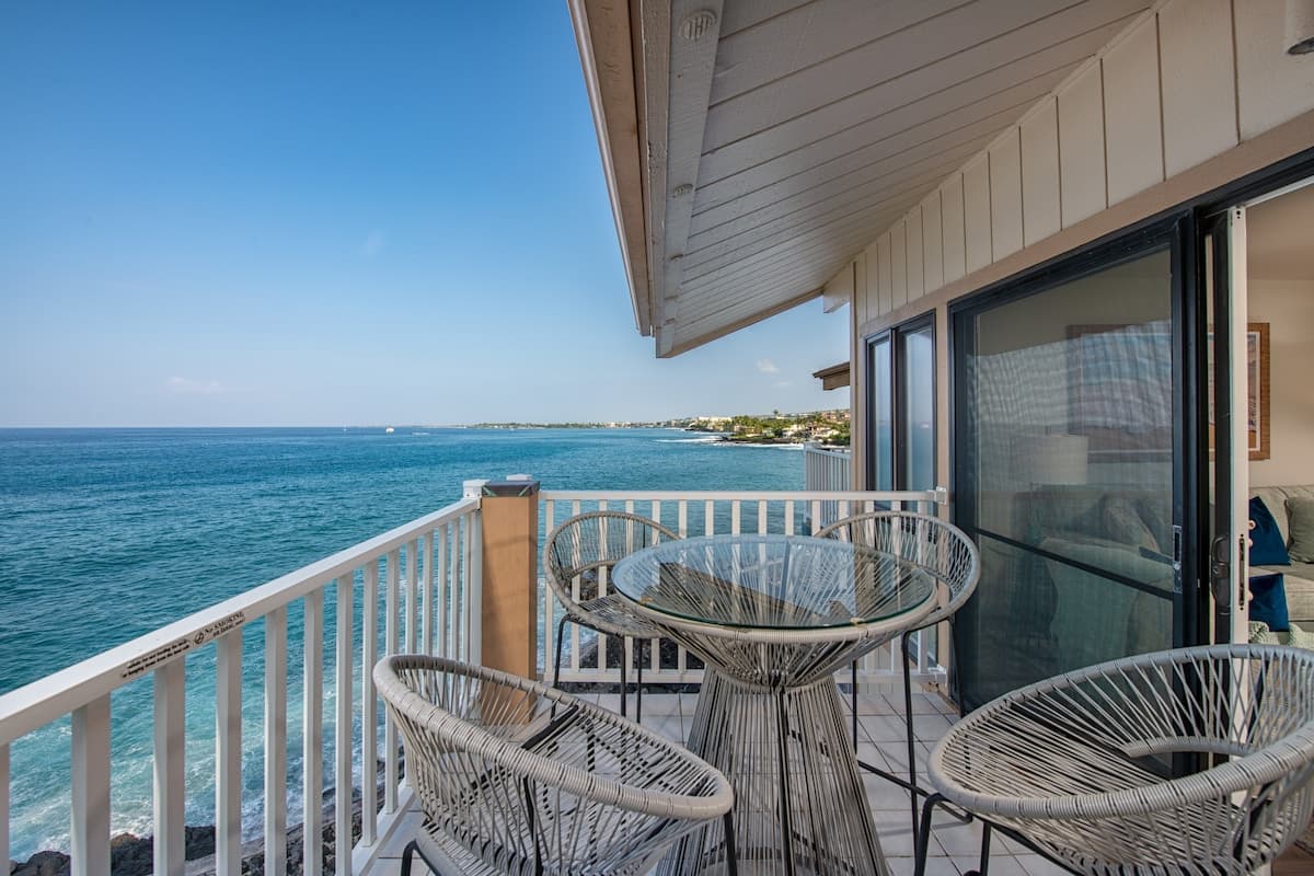 Condo in Kailua-Kona · ★4.92 · 1 bedroom · 2 beds · 1 bath - Photo 2