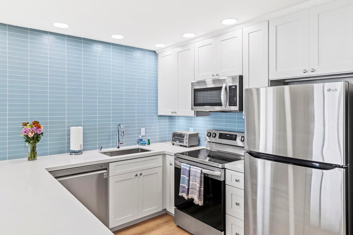 Condo in Kapaa · ★4.93 · 1 bedroom · 2 beds · 1 shared bath - Photo 4