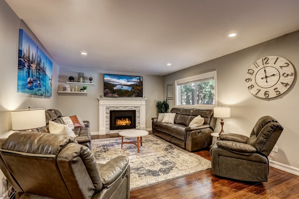 Home in Stateline · ★4.93 · 5 bedrooms · 5 beds · 3 private baths - Photo 2