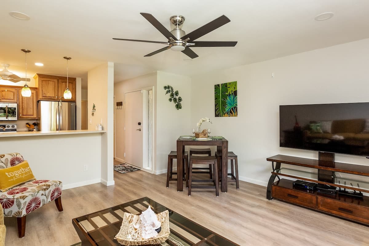 Condo in Kihei · ★4.95 · 2 bedrooms · 4 beds · 1 bath - Photo 5