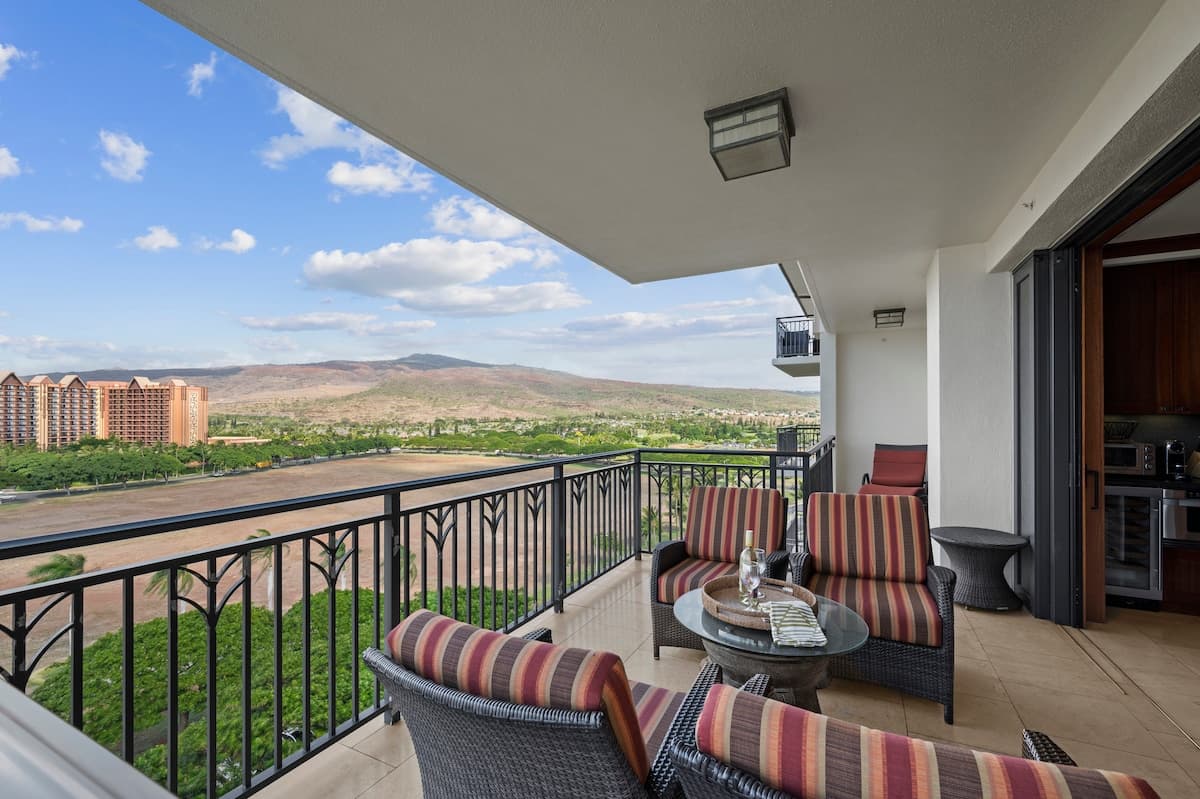 Condo in Kapolei · ★4.97 · 2 bedrooms · 3 beds · 2.5 private baths - Photo 5