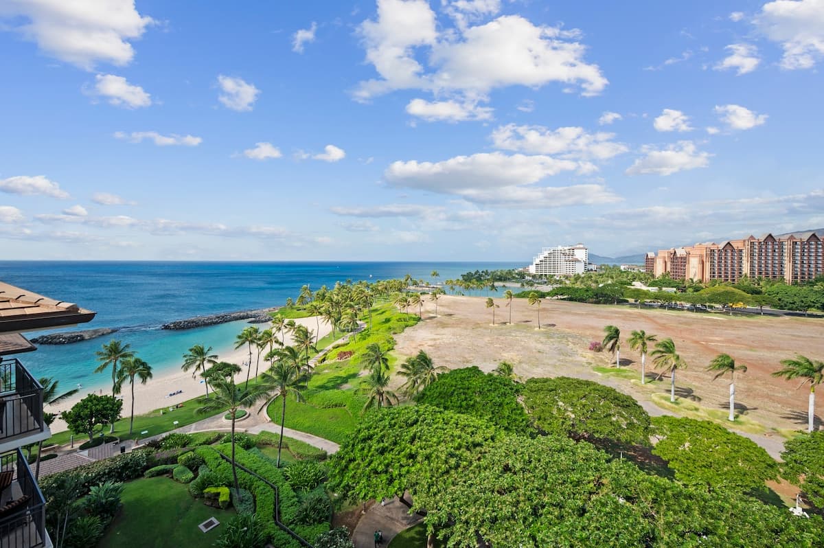 Condo in Kapolei · ★4.97 · 2 bedrooms · 3 beds · 2.5 private baths - Photo 4