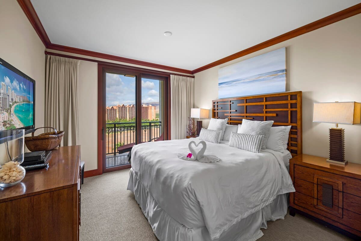 Condo in Kapolei · ★4.97 · 2 bedrooms · 3 beds · 2.5 private baths - Photo 2