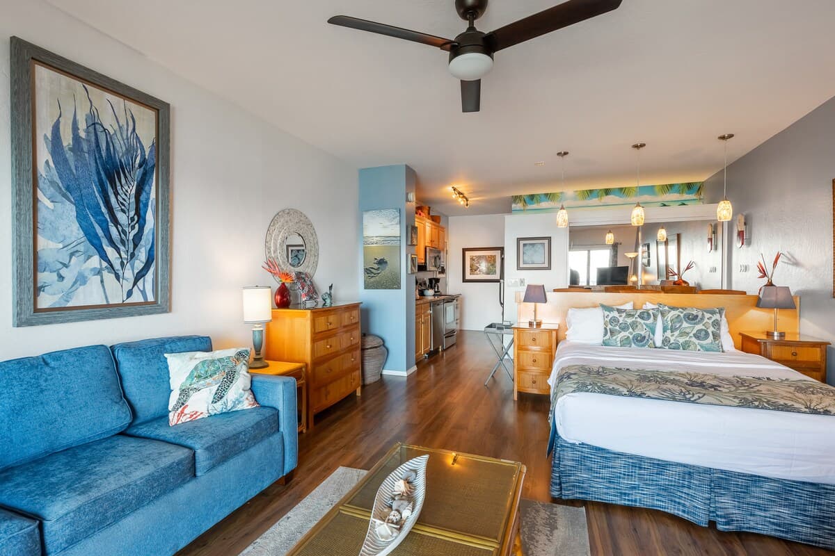Condo in Lahaina · ★5.0 · Studio · 2 beds · 1 bath - Photo 4