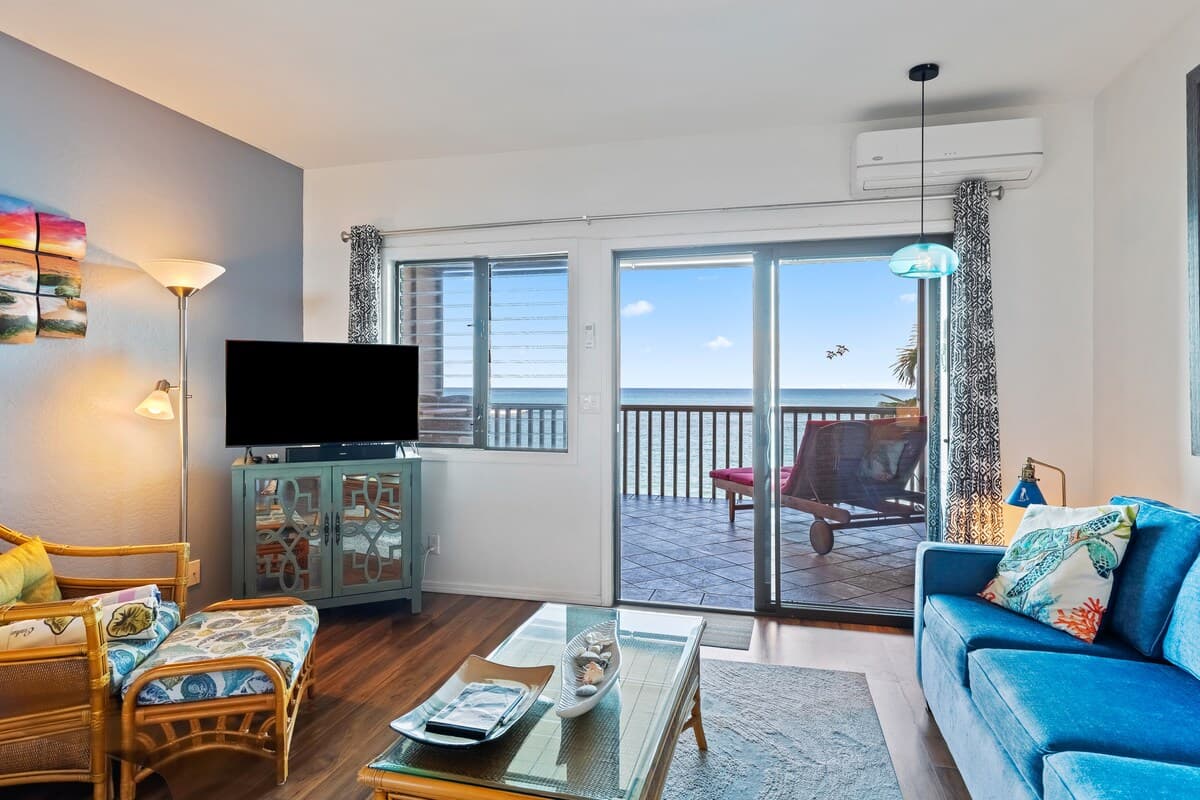 Condo in Lahaina · ★5.0 · Studio · 2 beds · 1 bath - Photo 1
