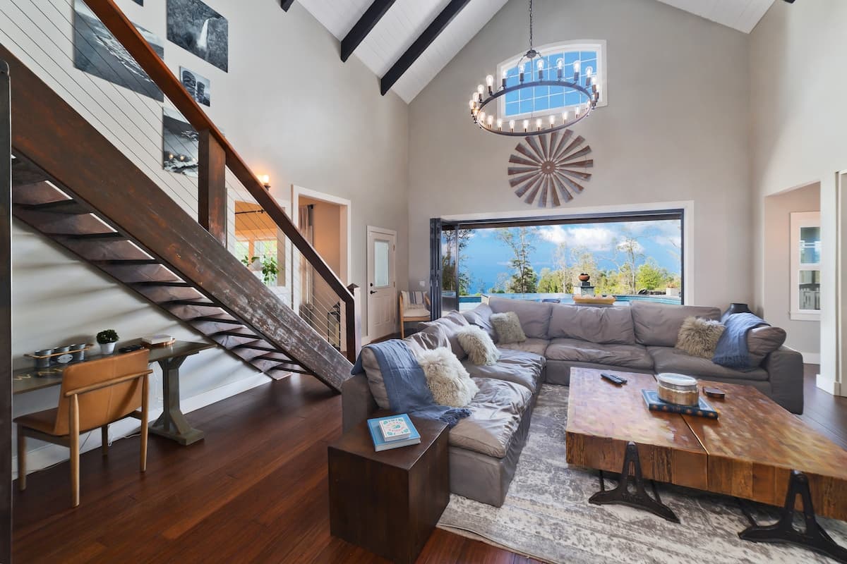 Home in Kailua-Kona · ★5.0 · 5 bedrooms · 10 beds · 5 baths - Photo 1