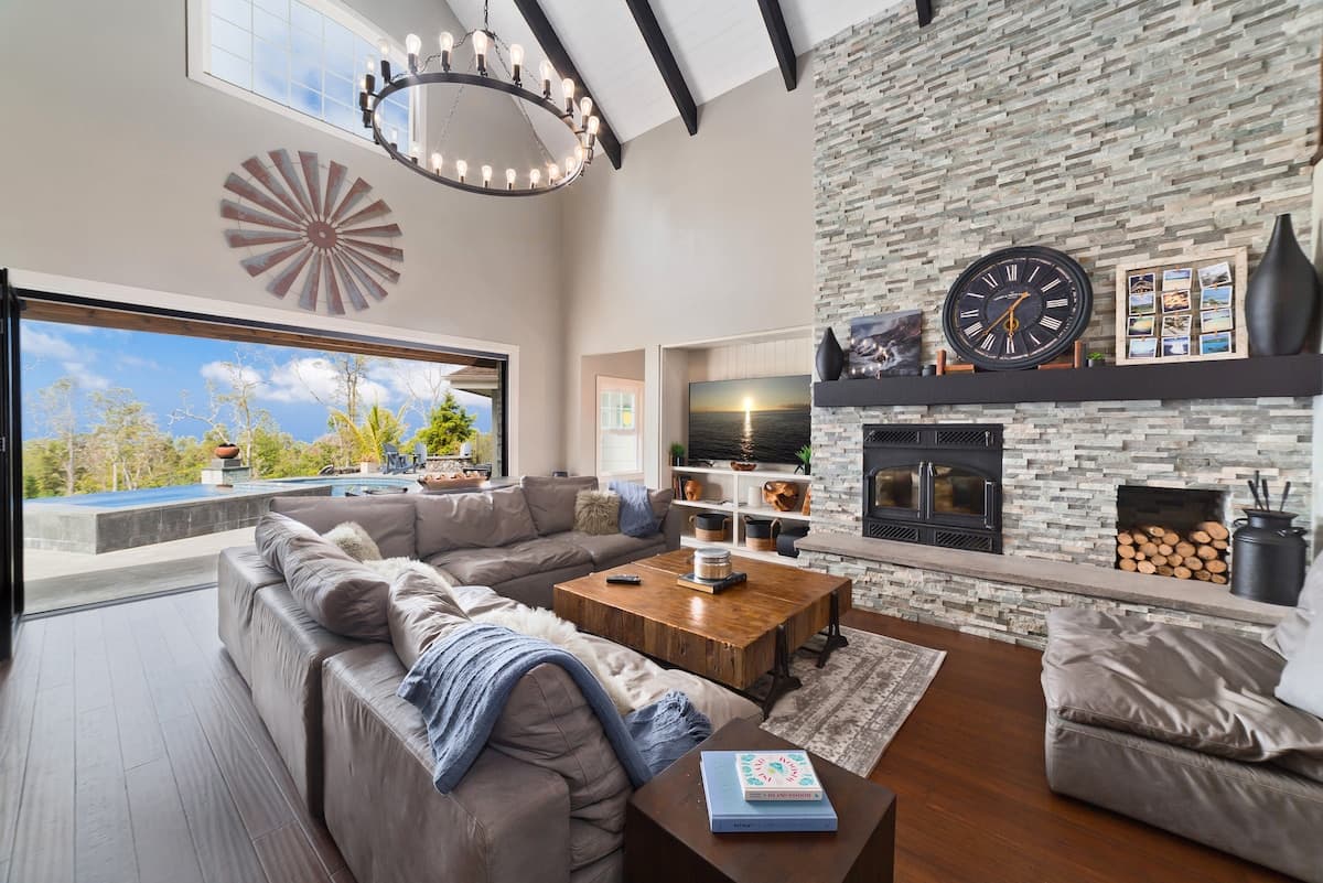 Home in Kailua-Kona · ★5.0 · 5 bedrooms · 10 beds · 5 baths - Photo 3