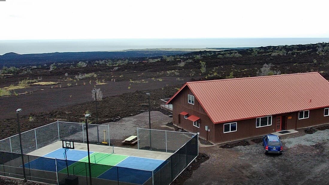Place to stay in Ocean View · ★4.96 · 6 bedrooms · 16 beds · 3.5 private baths - Photo 2