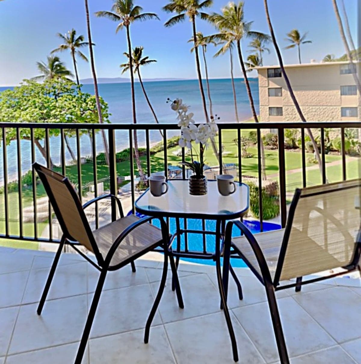 Condo in Wailuku · ★4.91 · 2 bedrooms · 3 beds · 2 baths - Photo 2