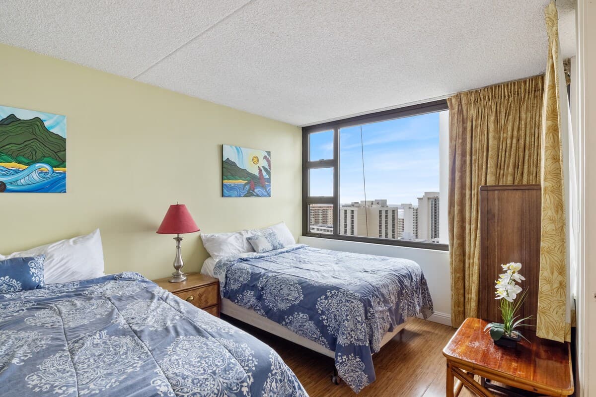 Condo in Honolulu · ★4.62 · 1 bedroom · 3 beds · 1 private bath - Photo 1