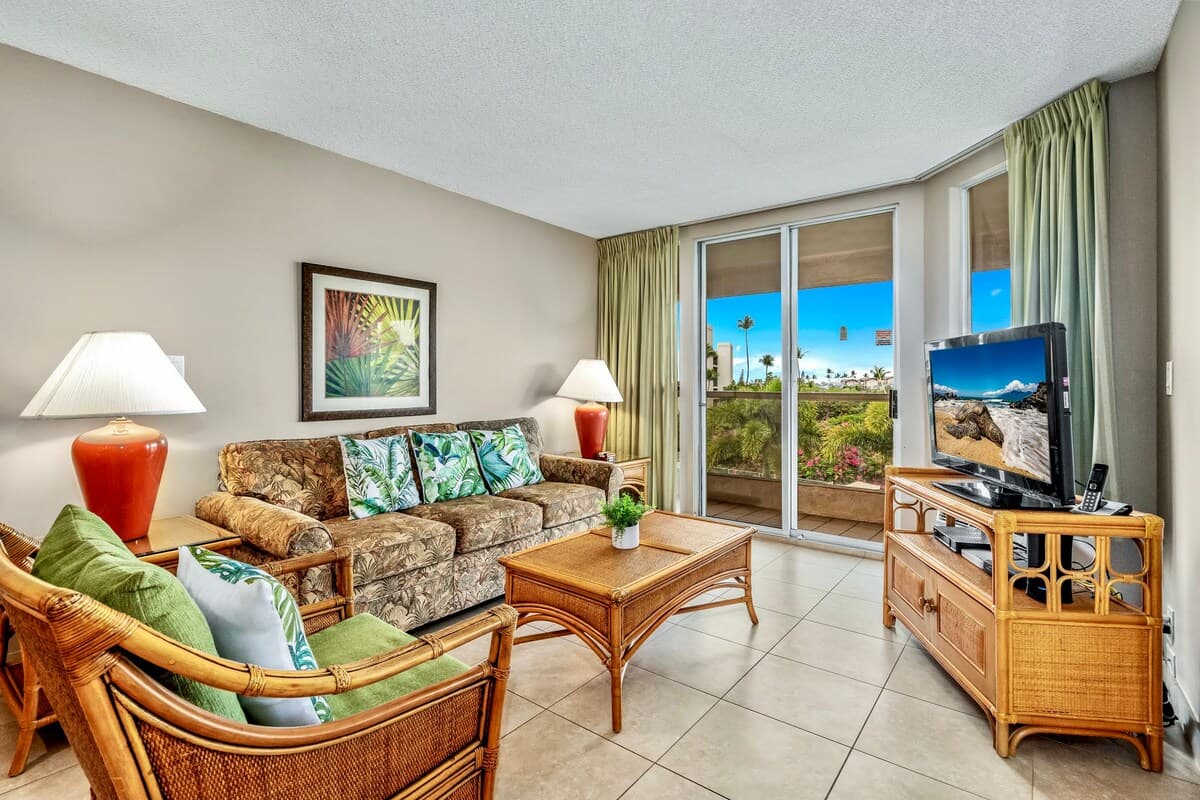 Condo in Kihei · ★4.88 · 2 bedrooms · 4 beds · 2 private baths - Photo 5