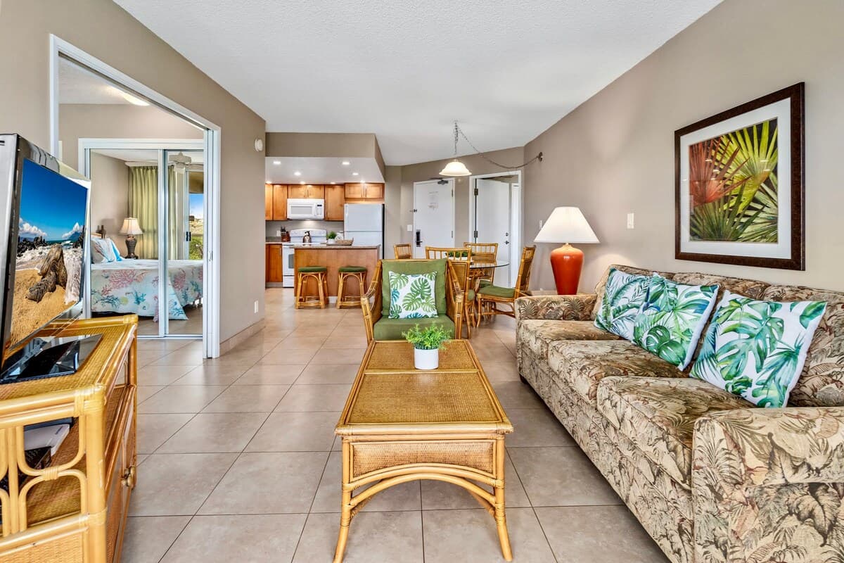 Condo in Kihei · ★4.88 · 2 bedrooms · 4 beds · 2 private baths - Photo 3