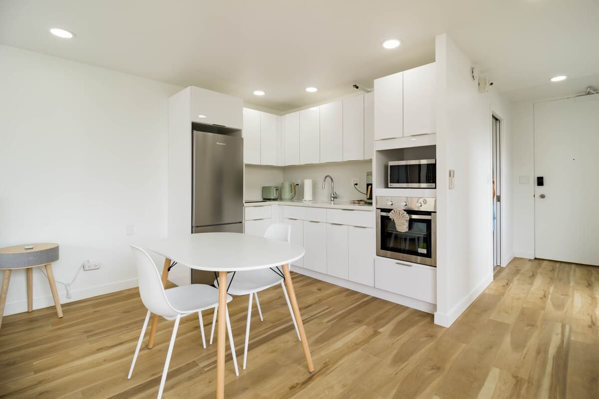 Condo in Honolulu · ★4.86 · Studio · 1 bed · 1 private bath - Photo 4
