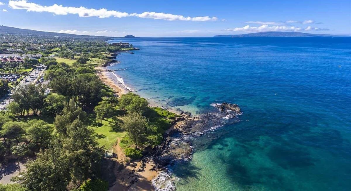 Condo in Kihei · ★4.87 · 2 bedrooms · 3 beds · 2 private baths - Photo 2