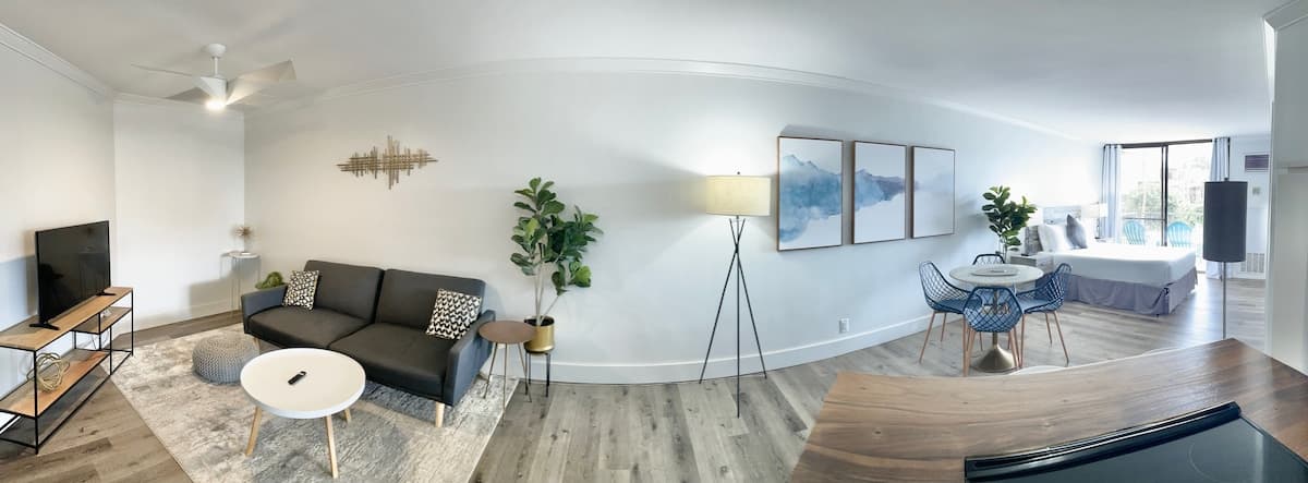 Condo in Kihei · ★4.93 · 1 bedroom · 2 beds · 1 bath - Photo 3