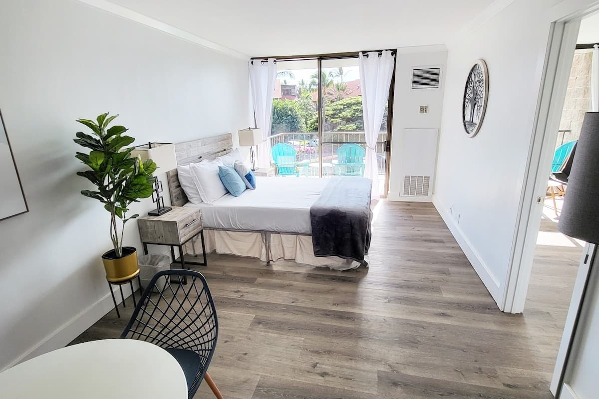 Condo in Kihei · ★4.93 · 1 bedroom · 2 beds · 1 bath - Photo 4