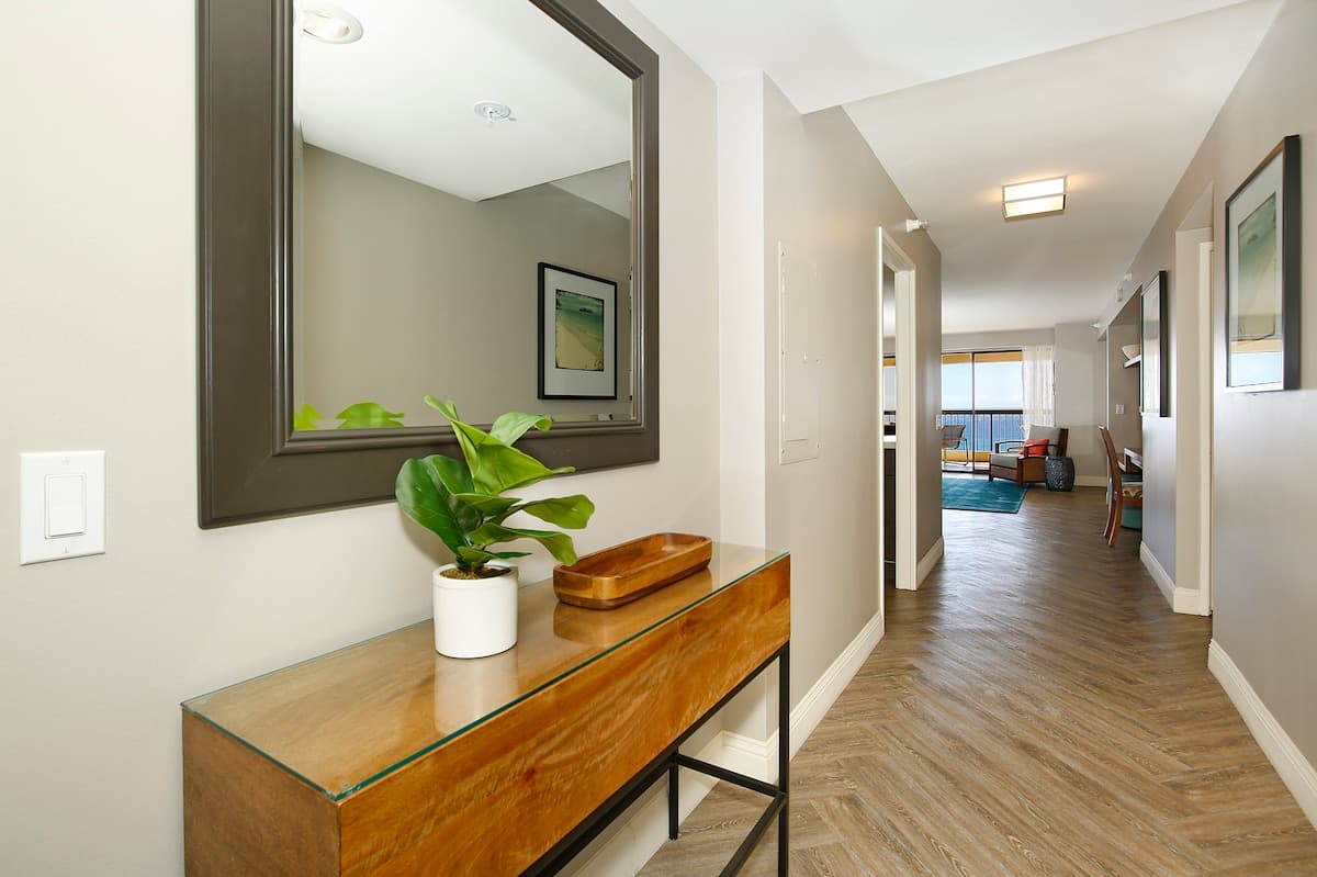 Condo in Honolulu · ★4.87 · 2 bedrooms · 4 beds · 2 private baths - Photo 5