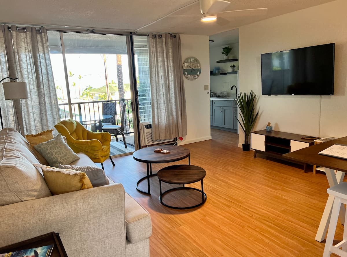 Condo in Kihei · ★4.79 · 1 bedroom · 2 beds · 1 private bath - Photo 2