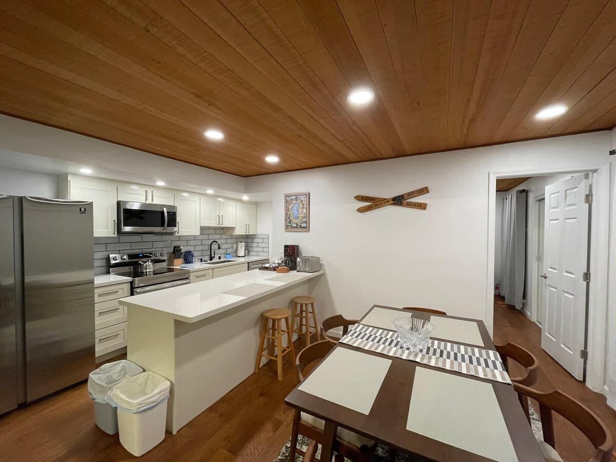 Townhouse in Incline Village · ★4.85 · 3 bedrooms · 5 beds · 2 private baths - Photo 3