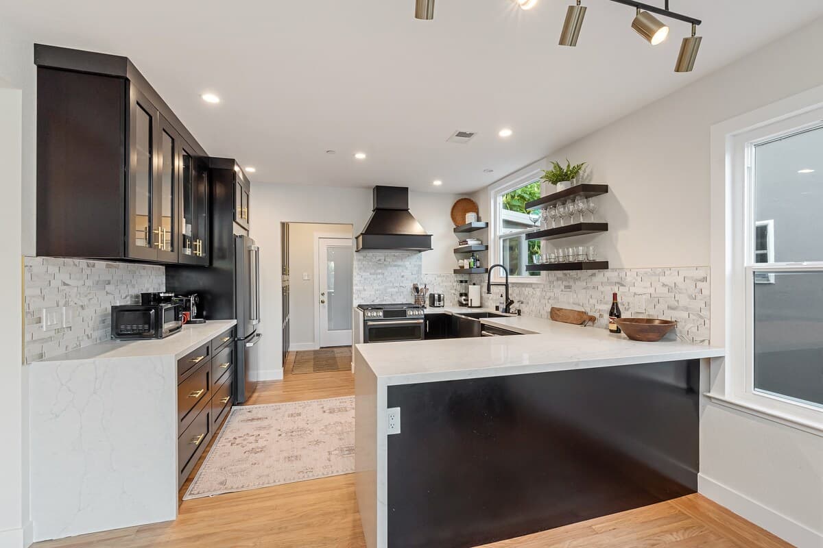 Luxe Lodge Modern Mill Valley Condo Near Mt. Tam - Photo 5