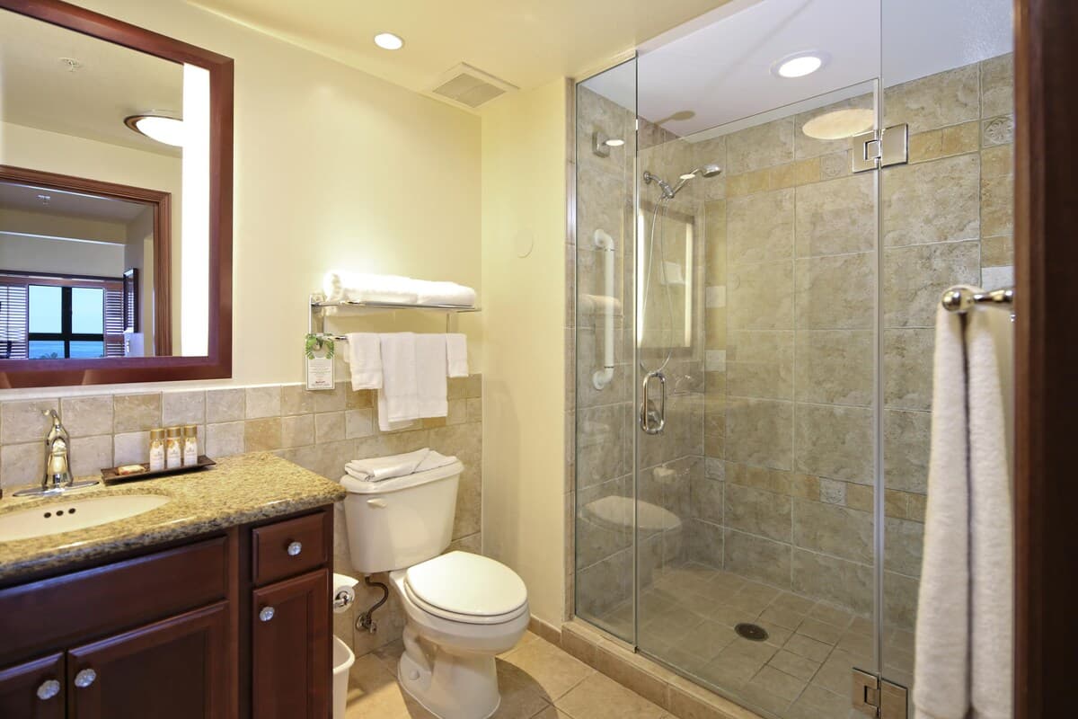 Condo in Kapolei · ★4.86 · Studio · 2 beds · 1 shared bath - Photo 5