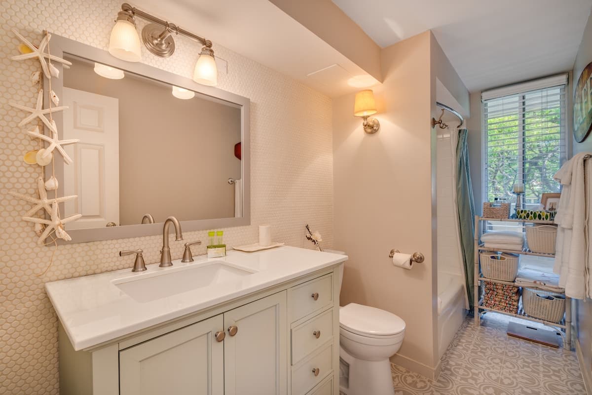 Condo in Honolulu · ★4.75 · Studio · 1 bed · 1 private bath - Photo 3