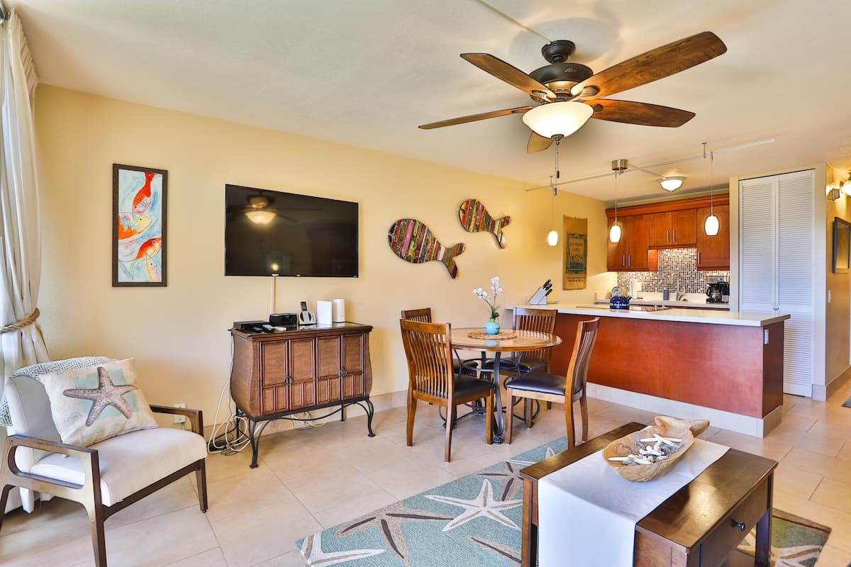 Condo in Kihei · ★4.89 · 1 bedroom · 3 beds · 1 bath - Photo 2