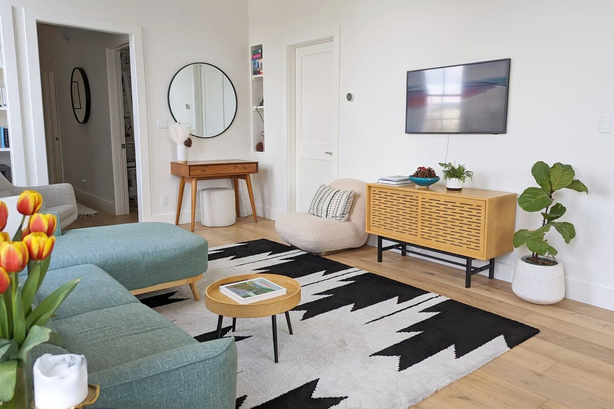 Victorian Charm, Modern Living in Mission - Photo 4
