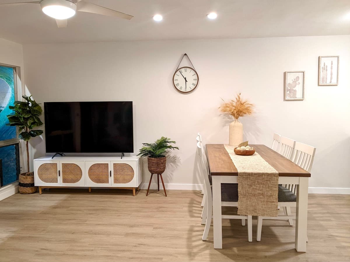 Townhouse in Lahaina · ★4.96 · 3 bedrooms · 4 beds · 1.5 baths - Photo 3