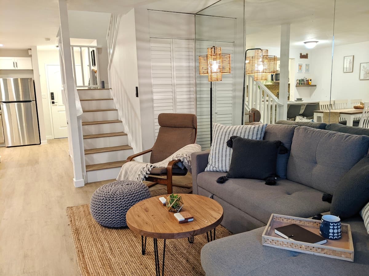 Townhouse in Lahaina · ★4.96 · 3 bedrooms · 4 beds · 1.5 baths - Photo 1