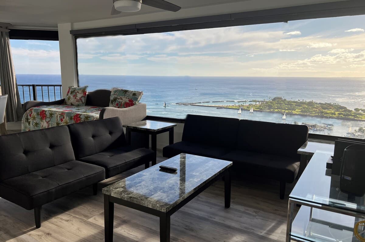 Condo in Honolulu · ★4.71 · 2 bedrooms · 3 beds · 2 shared baths - Photo 3