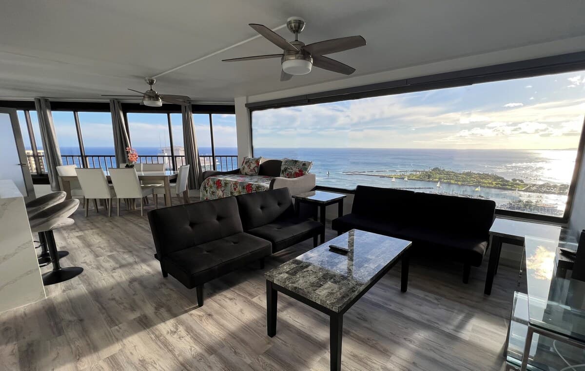 Condo in Honolulu · ★4.71 · 2 bedrooms · 3 beds · 2 shared baths - Photo 4