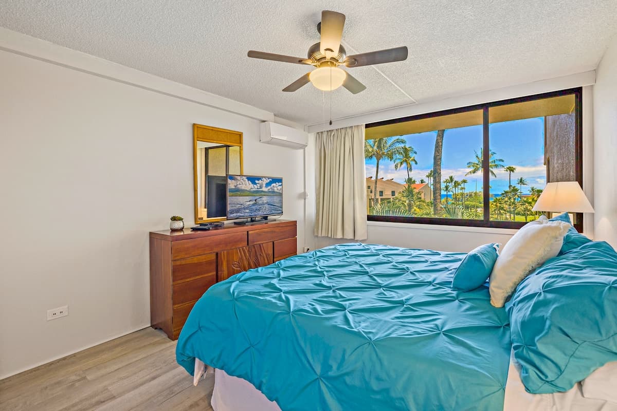 Condo in Kihei · ★4.94 · 2 bedrooms · 4 beds · 2 shared baths - Photo 2