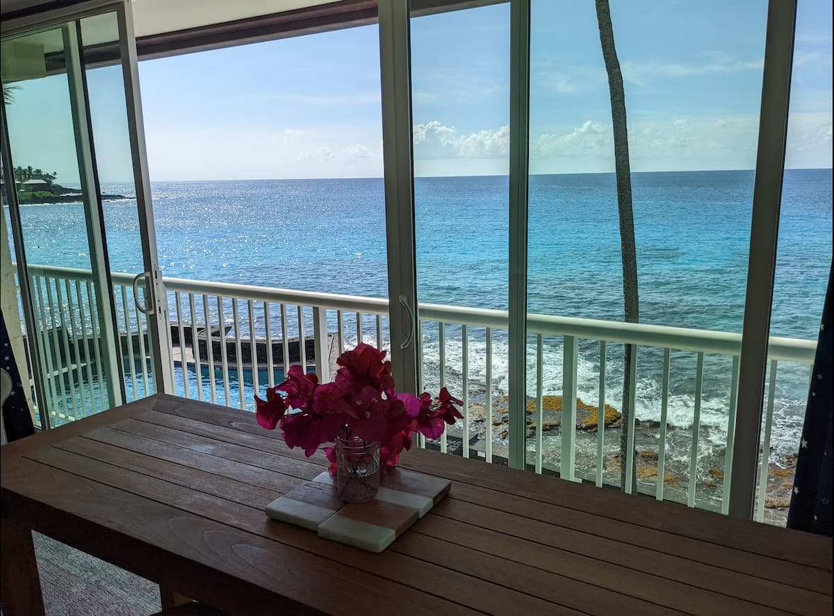 Condo in Kailua-Kona · ★4.98 · Studio · 2 beds · 1 bath - Photo 3