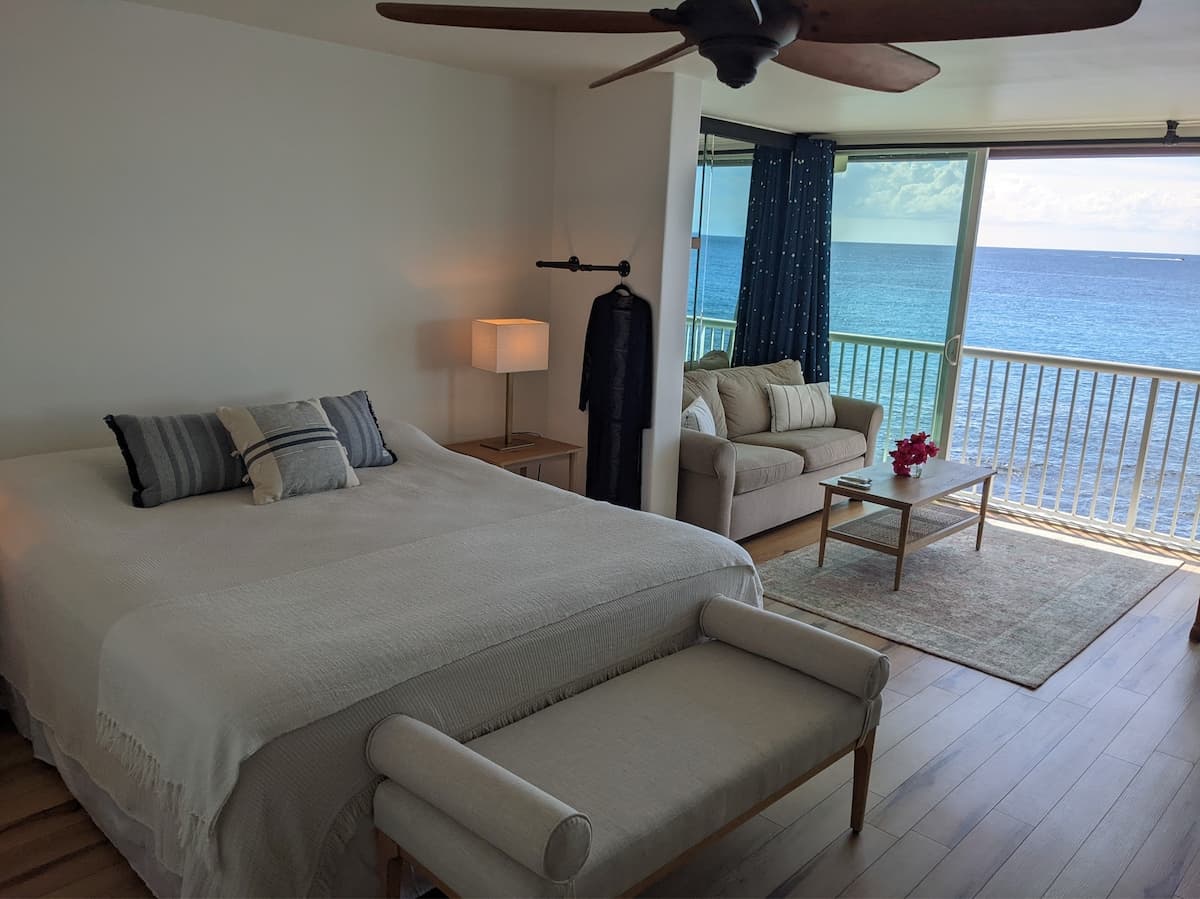 Condo in Kailua-Kona · ★4.98 · Studio · 2 beds · 1 bath - Photo 4