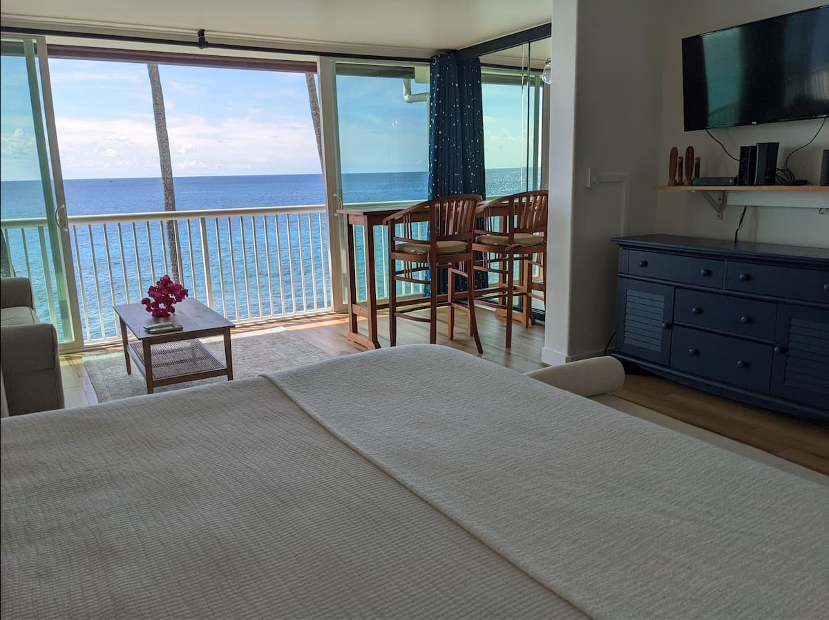 Condo in Kailua-Kona · ★4.98 · Studio · 2 beds · 1 bath - Photo 1