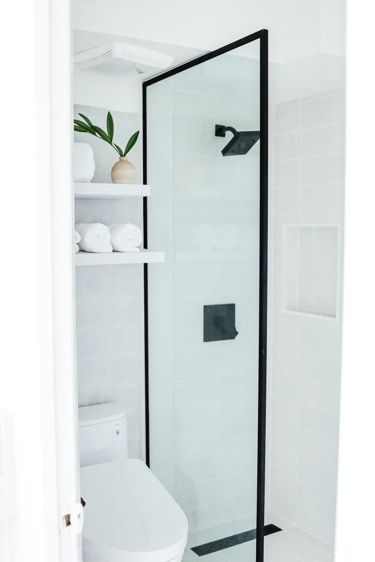 Condo in Honolulu · ★4.8 · 1 bedroom · 1 bed · 1 private bath - Photo 4