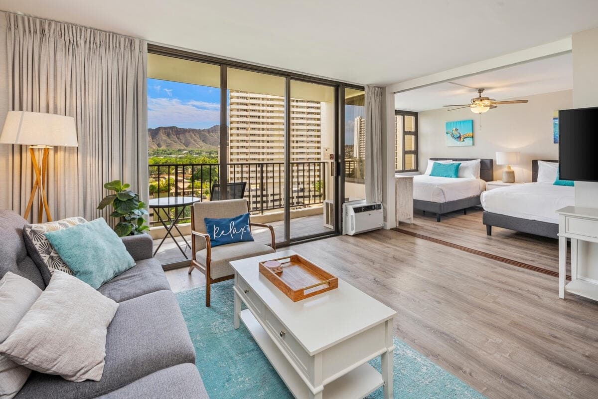 Newly renovated condo at the Waikiki Banyan - Photo 1
