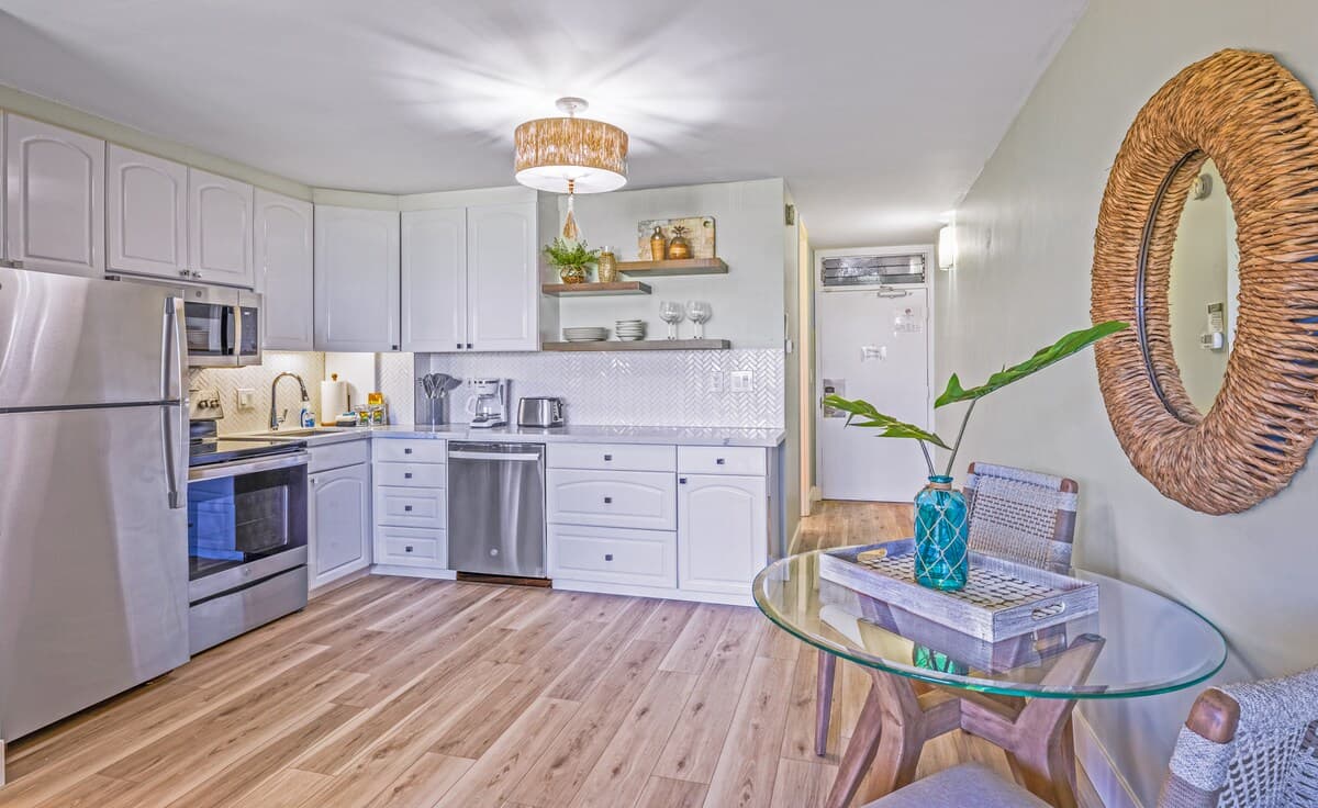Condo in Lahaina · ★4.85 · Studio · 1 bed · 1 bath - Photo 5